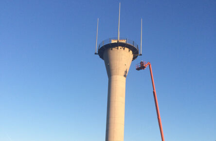 Radartoren Schiphol bereikt hoogste punt